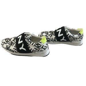 DKNY Women’s Low Top Slip On‎ Fashion Sneakers Sz 8.5
